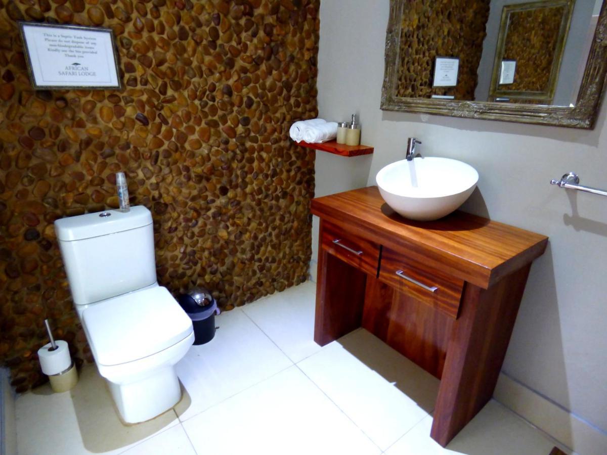 African Safari Lodge *